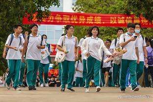 姆总还是很有礼貌的！小贝与姆巴佩在巴黎见面